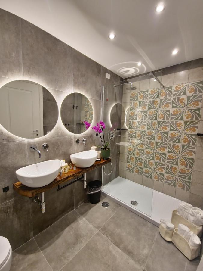 Borgo Dei Miracoli Hotel Naples Luaran gambar