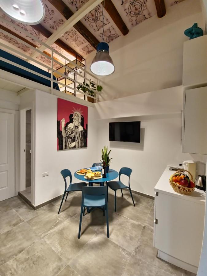 Borgo Dei Miracoli Hotel Naples Luaran gambar