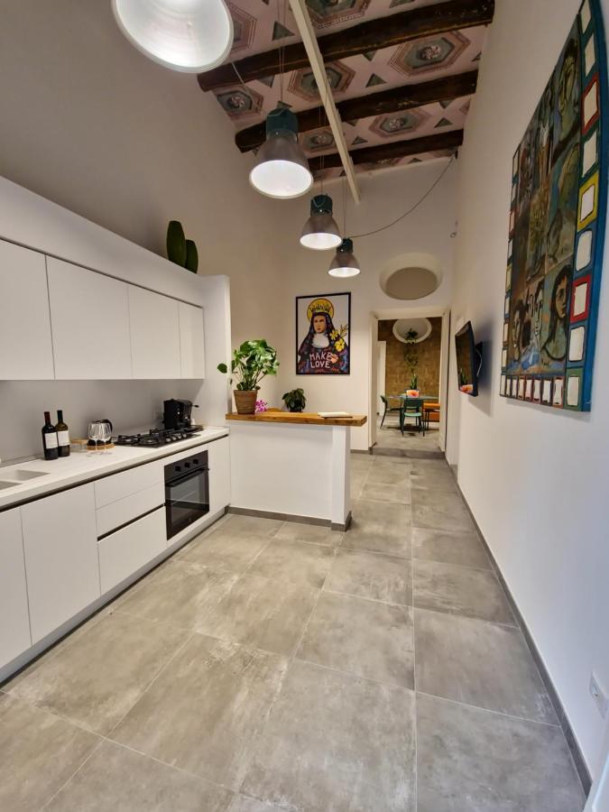Borgo Dei Miracoli Hotel Naples Luaran gambar