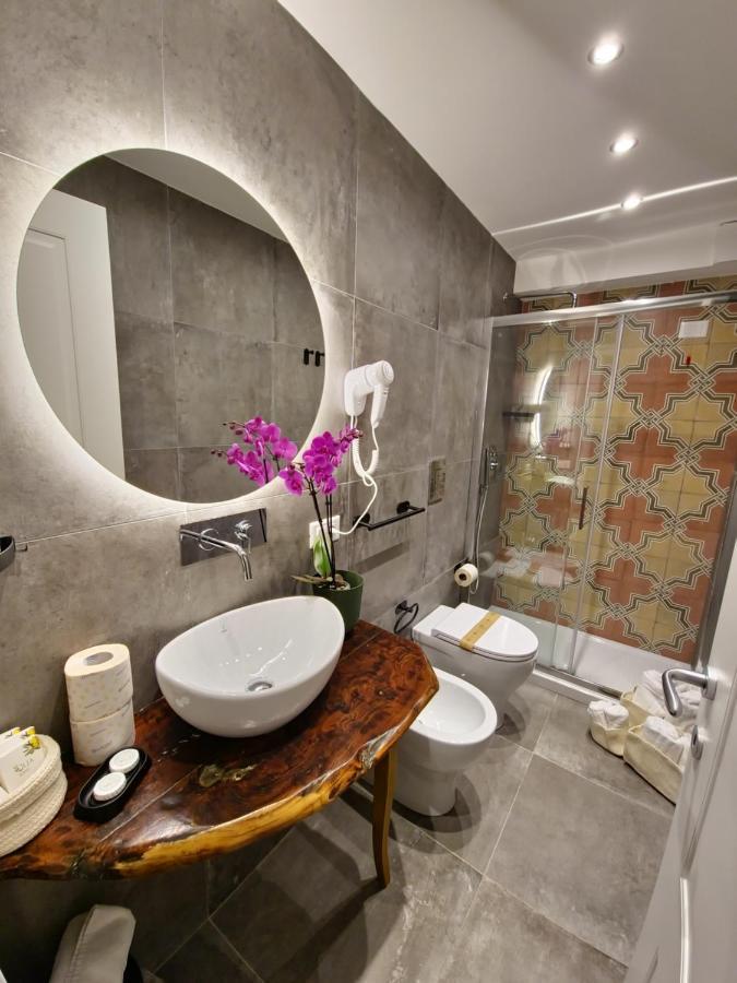 Borgo Dei Miracoli Hotel Naples Luaran gambar